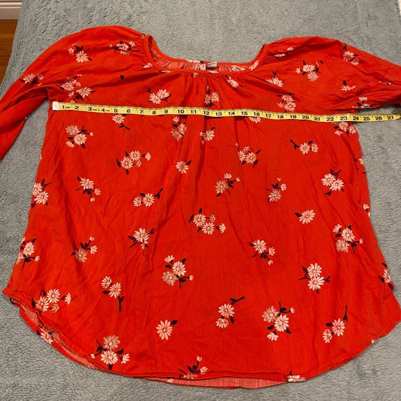Old Navy XL Red Floral Peasant Boho Blouse with Ruffled Cuffs and 3/4 Sleeves - Picture 5 of 9